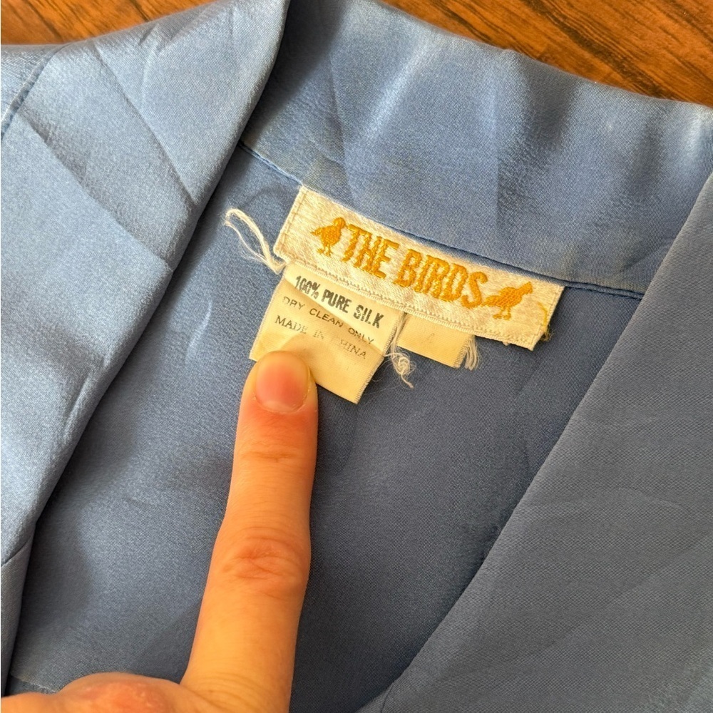 Vintage 100% SILK Women's Blue Short Sleeve Button Up Blouse | Size 4 - Picture 8 of 8